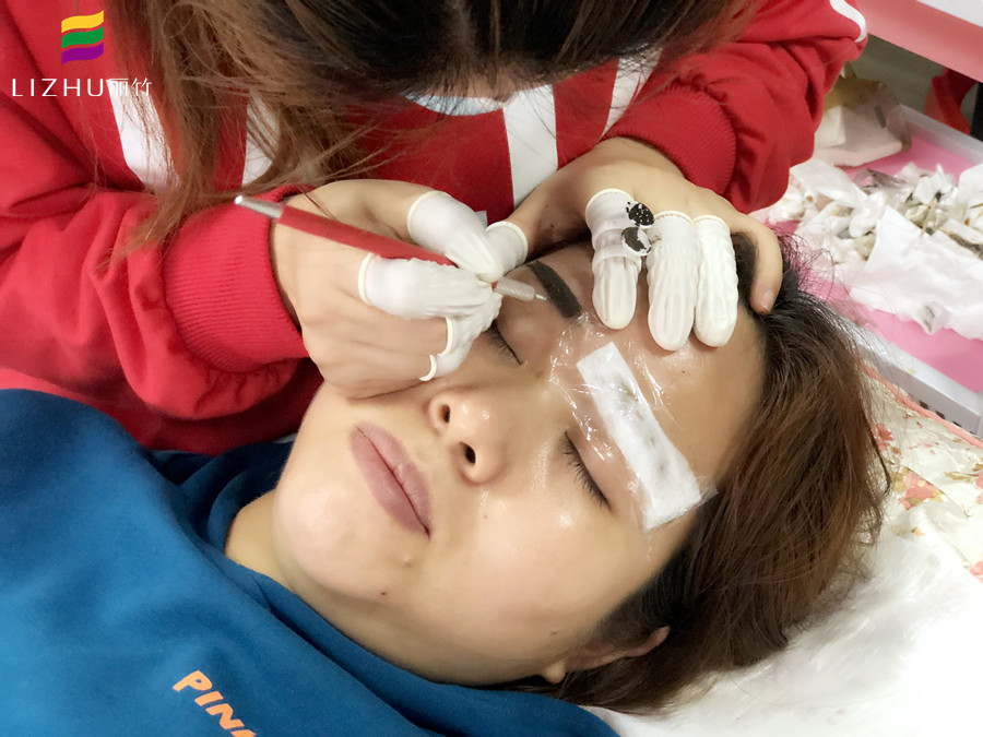 紋眉快速消腫的方法，南寧紋繡眉眼唇培訓(xùn)分享