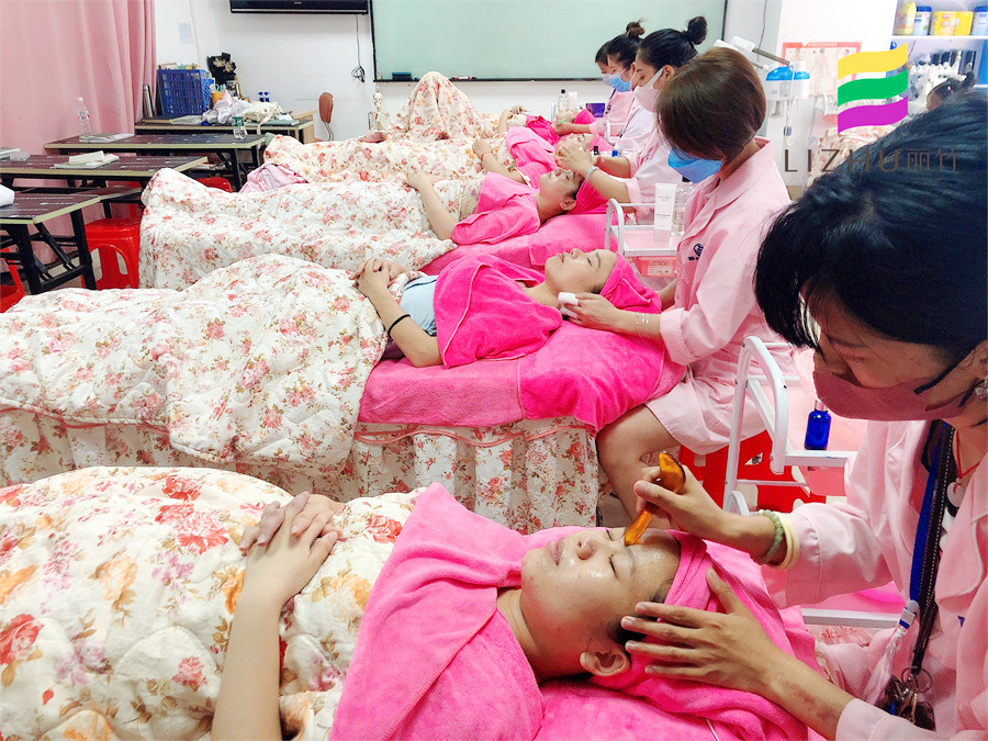 南寧學(xué)美容美體：你為什要進(jìn)行額頭撥筋？