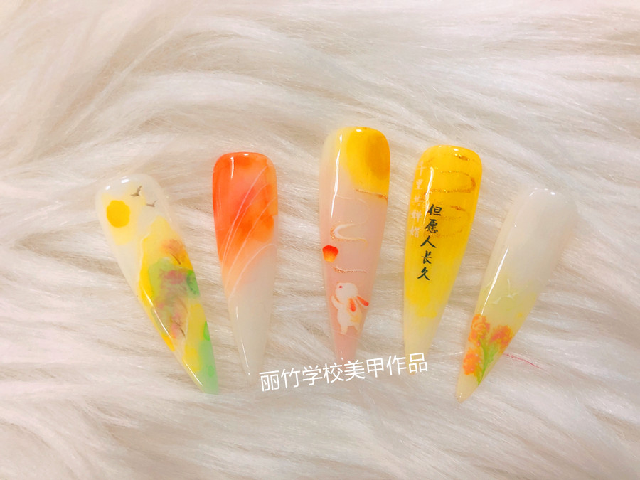 美甲的甲面不亮？南寧麗竹美甲學校教你處理