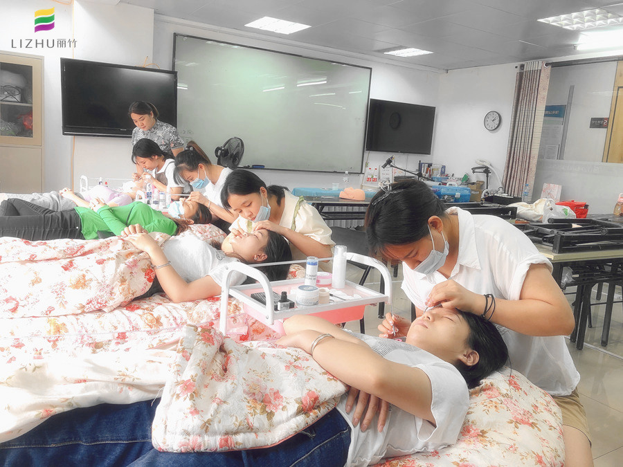 學(xué)美睫一般要多久學(xué)會(huì)？南寧學(xué)美睫要多少錢