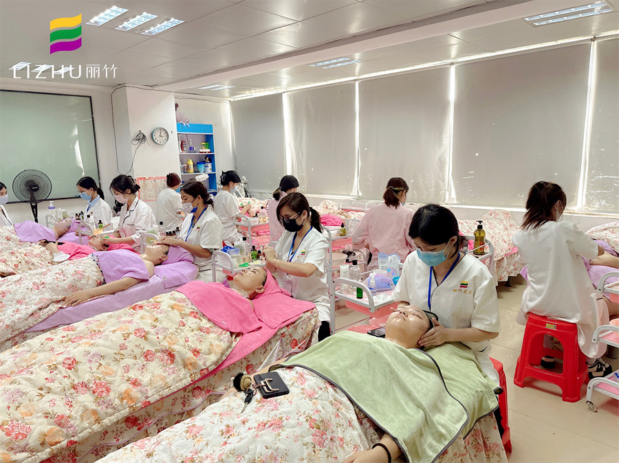 秋季如何敷面膜？南寧面部護理基礎(chǔ)班課程分享