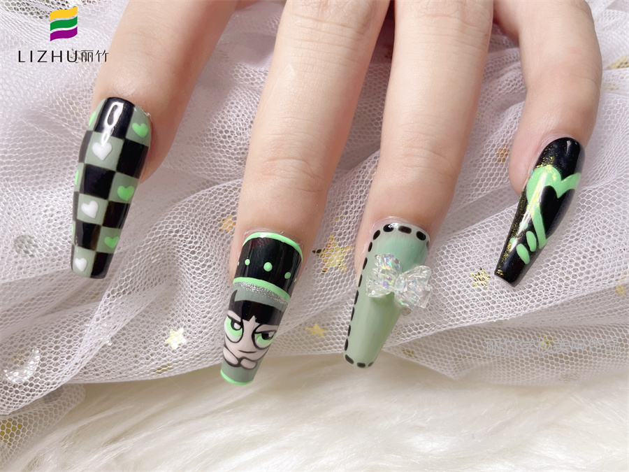 卡通棋盤格美甲，南寧美甲學(xué)校實(shí)訓(xùn)作品