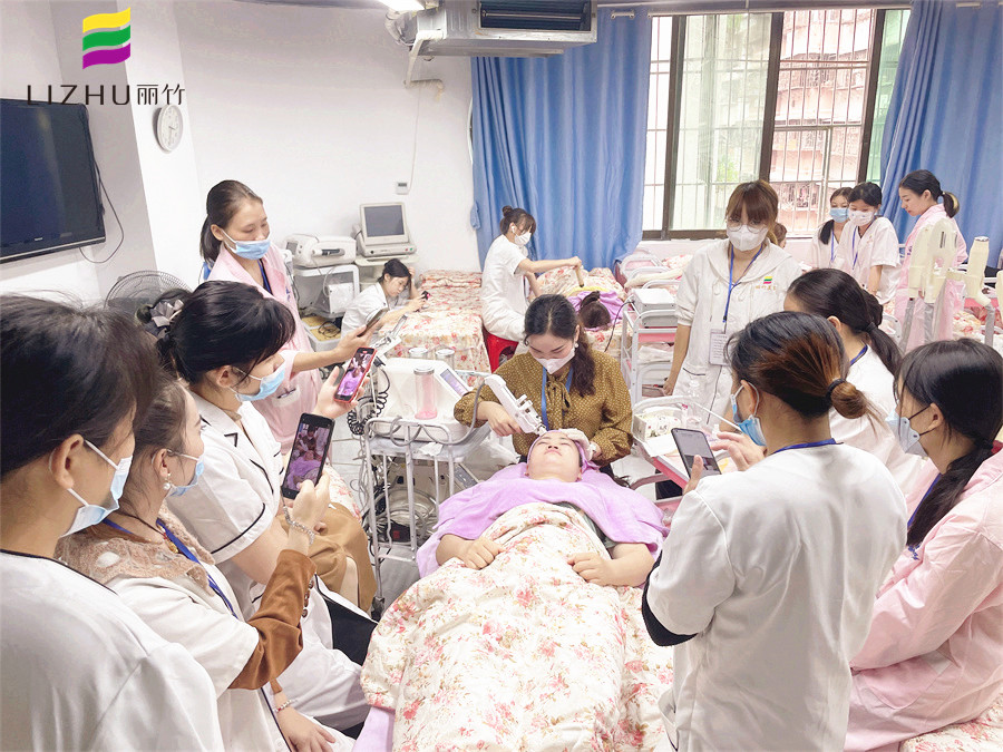 水光槍使用后注意事項(xiàng)，南寧美容儀器培訓(xùn)學(xué)校講解