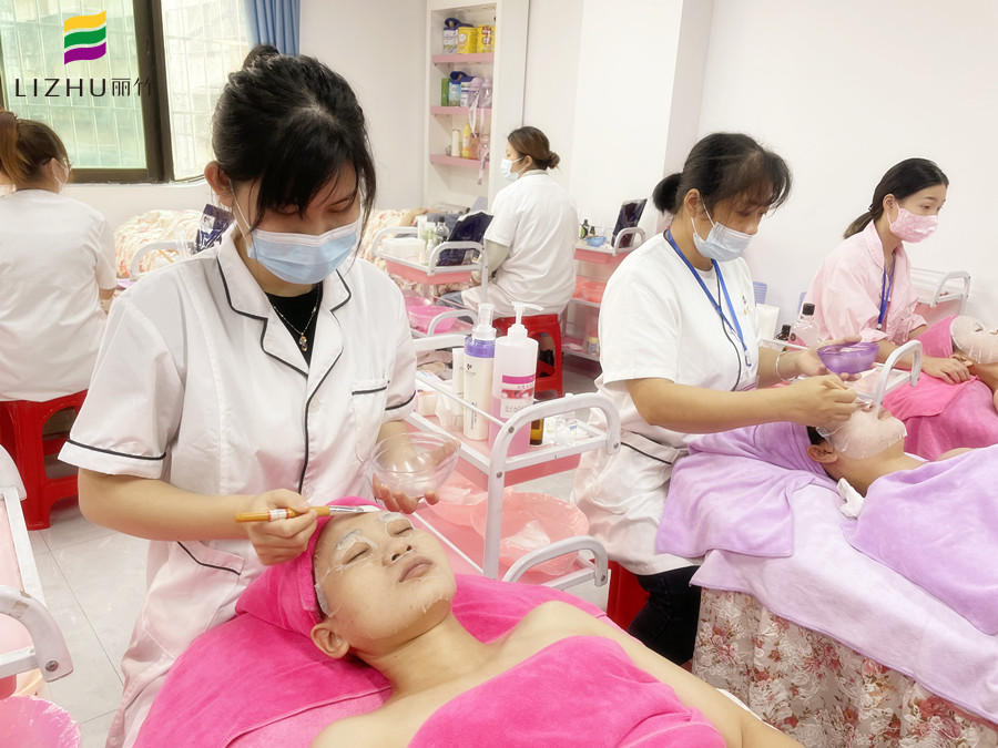 哪些因素造成皮膚反復(fù)過敏？南寧哪里可以學(xué)皮膚管理