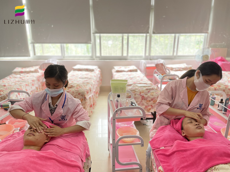 皮膚反復(fù)過 敏如何護(hù)理？廣西皮膚管理課程