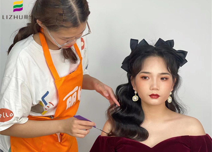 南寧學化妝要多久？才能做出披發(fā)公主造型