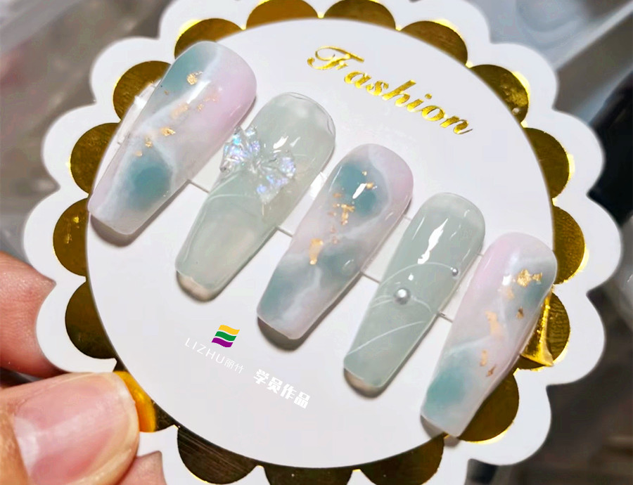 日式彩繪暈染美甲 | 廣西專業(yè)正規(guī)美甲師學(xué)校作品