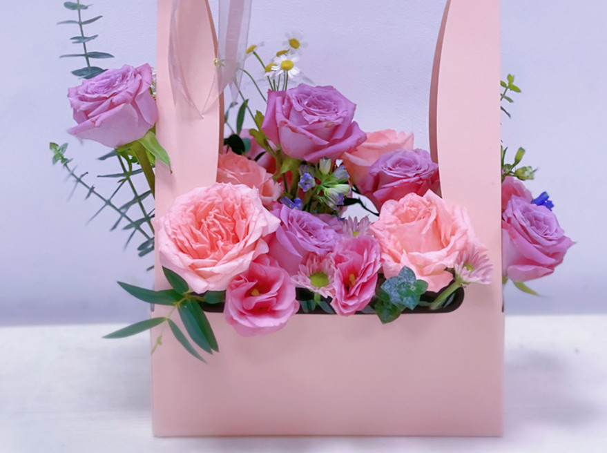 清新韓式花籃，廣西花藝職業(yè)學(xué)校邀您共享韓式浪漫