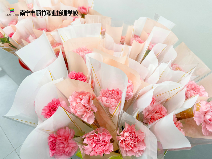 麗竹學(xué)校3·8女神節(jié)，定制專屬你的美麗