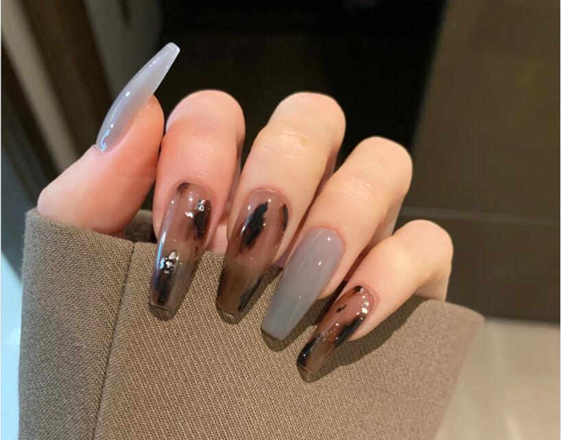 溫柔顯氣質美甲，南寧培訓美甲機構分享