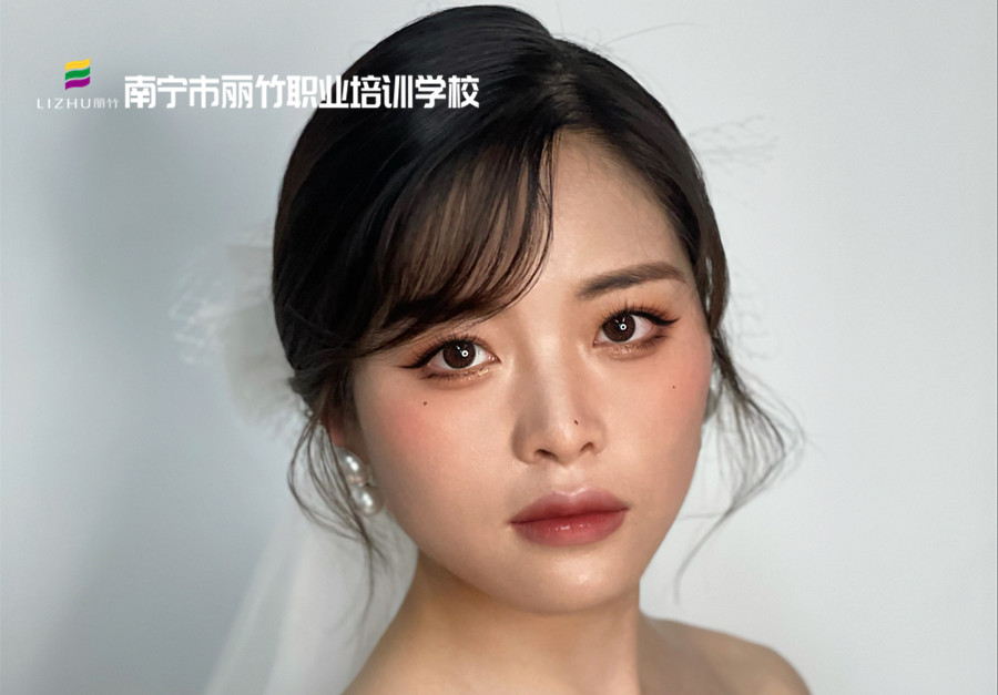 韓式新娘造型，南寧化妝培訓(xùn)新娘造型作品