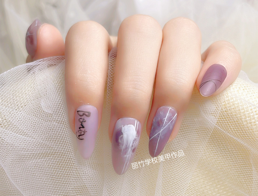 紫色芋泥美甲，廣西美甲職業(yè)技能學(xué)校作品