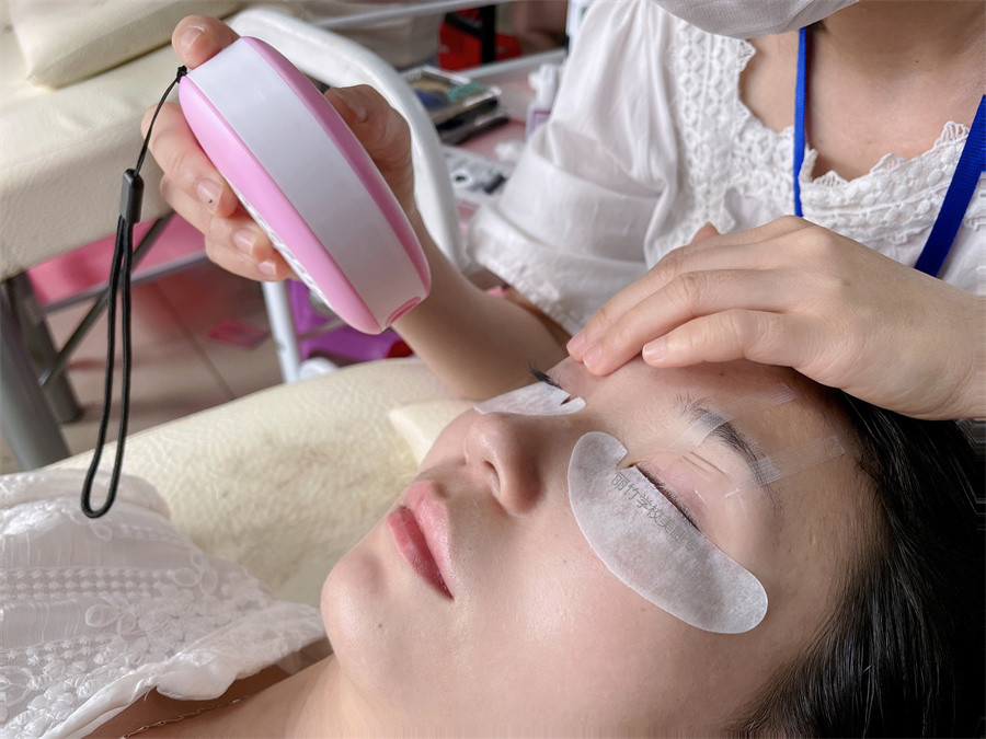 美睫風(fēng)扇吹風(fēng)機(jī)有什么用？南寧學(xué)美睫技術(shù)