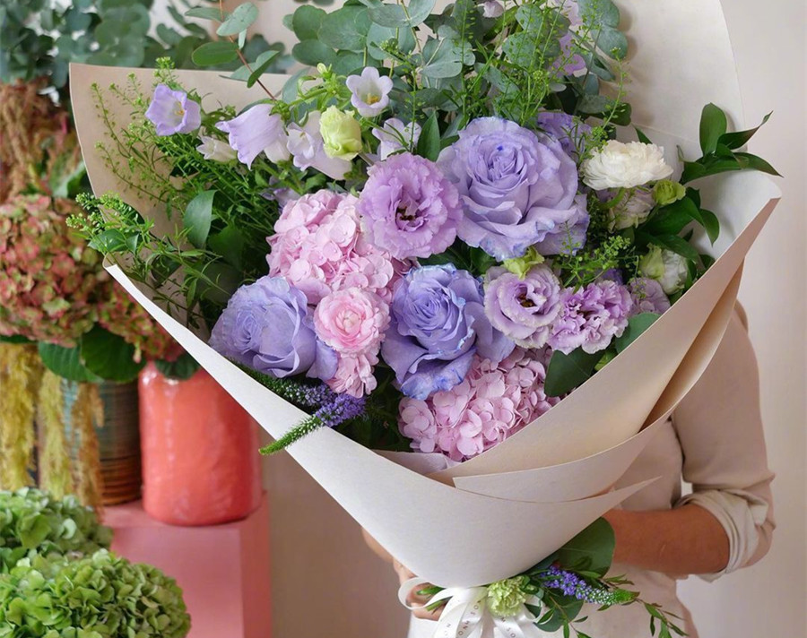 韓系甜美花束，廣西花藝插花造型學(xué)校浪漫推薦