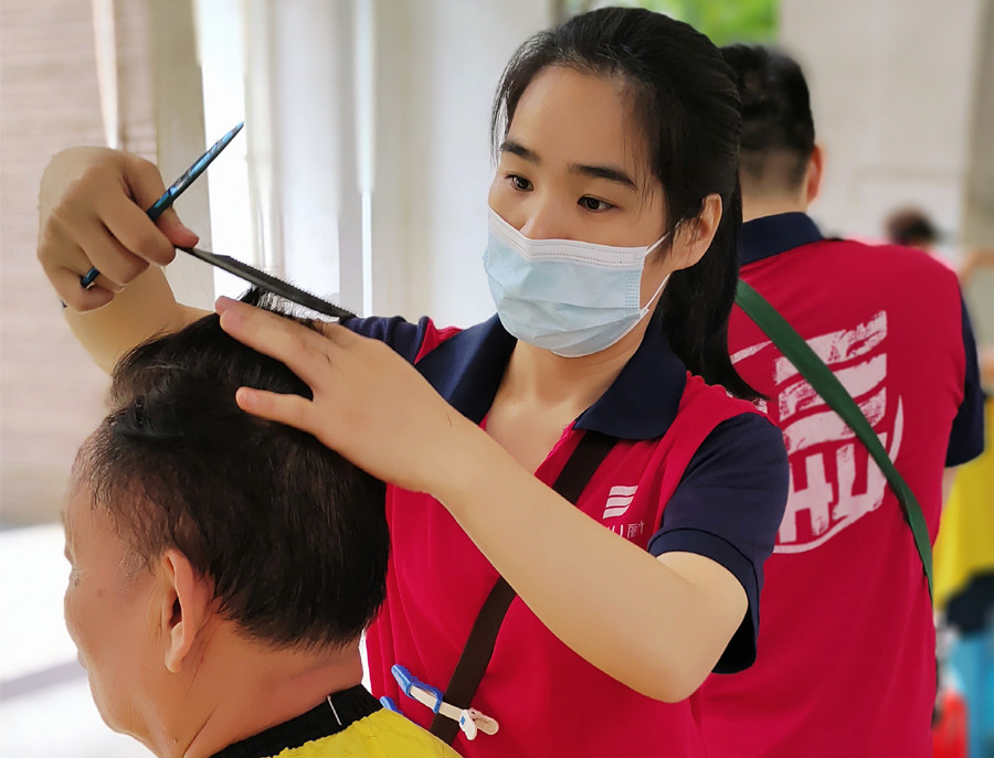 南寧美發(fā)學校真人實踐，麗竹美發(fā)學校沖沖沖