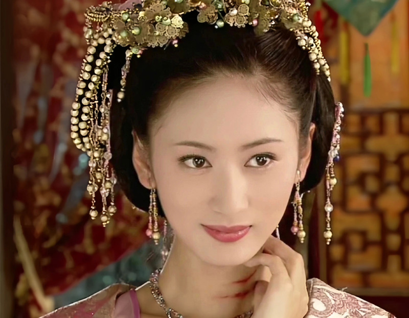 中式古典釣系妝容--南寧化妝教學課件解析