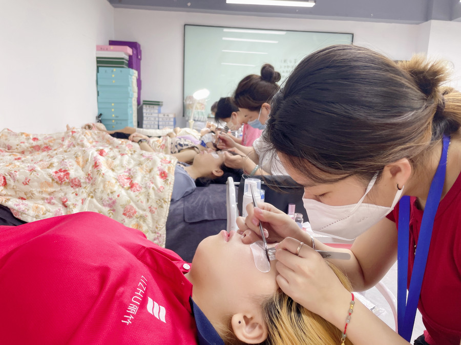 美睫市場前景分析：美睫市場為什么這么火爆？