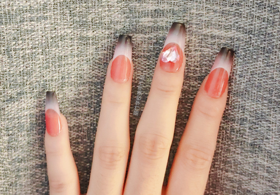 法式美甲，零基礎(chǔ)學美甲培訓學員作品