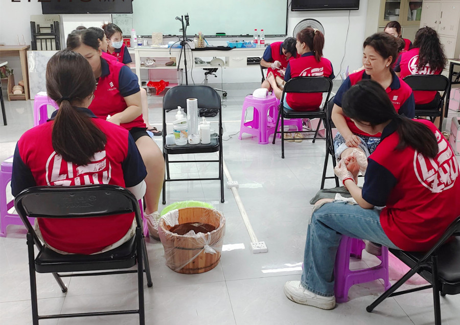 足部護理如何操作？南寧美甲學(xué)校排名課程