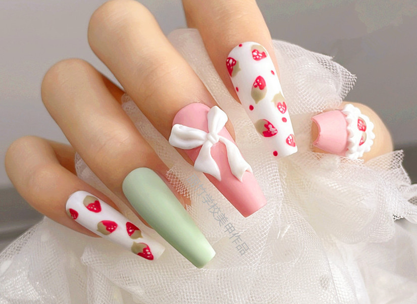 草莓美甲，零基礎(chǔ)美甲教學(xué)作品