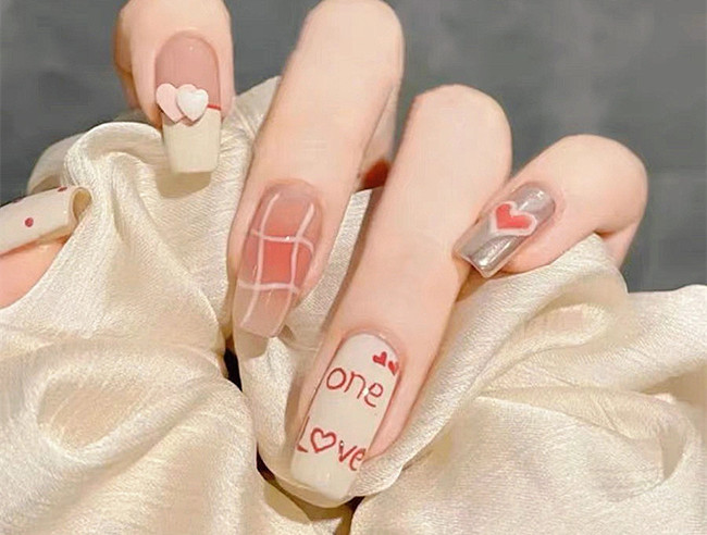 糖果色法式美甲，南寧培訓(xùn)美甲師推薦