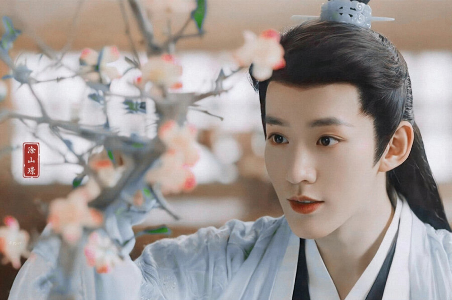 不貼假睫毛也好看的眼妝，廣西學(xué)化妝影視