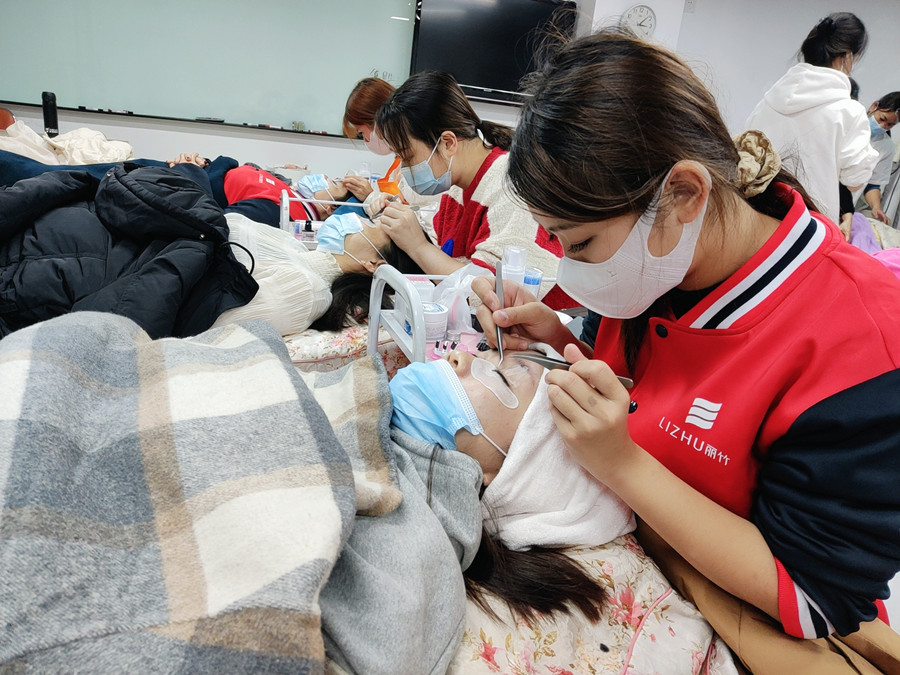 美睫為什么會受歡迎？南寧美睫專業(yè)解答