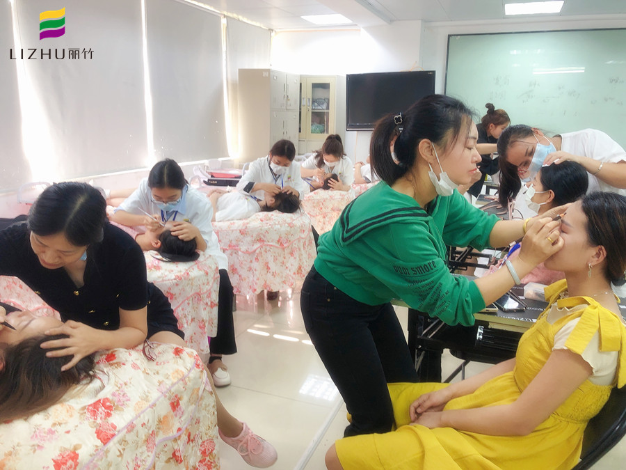 紋繡師做好漸變效果的技巧，廣西紋繡師職業(yè)學(xué)校分享