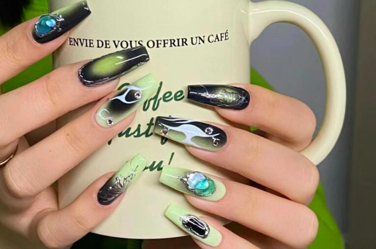 Y2k千禧辣妹長(zhǎng)款美甲，南寧美甲網(wǎng)紅造型培訓(xùn)