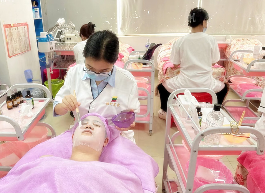 冬季護膚的誤區(qū)，南寧學(xué)美容面部管理