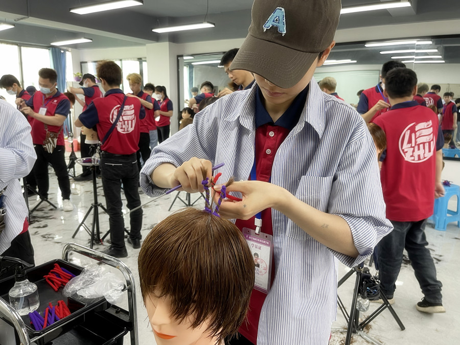 煙花燙這樣護理才持久，零基礎燙發(fā)教學