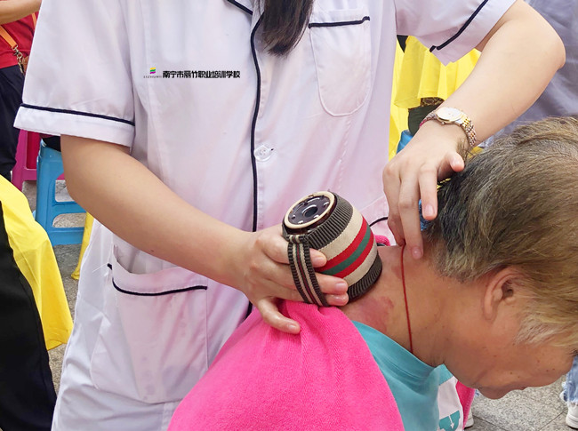 冬季艾灸為什么好？南寧美甲造型培訓(xùn)（麗竹美甲培訓(xùn)學(xué)校）課程介紹：