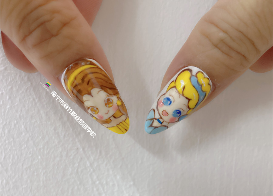 手繪卡通美甲，南寧美甲職業(yè)教育作品