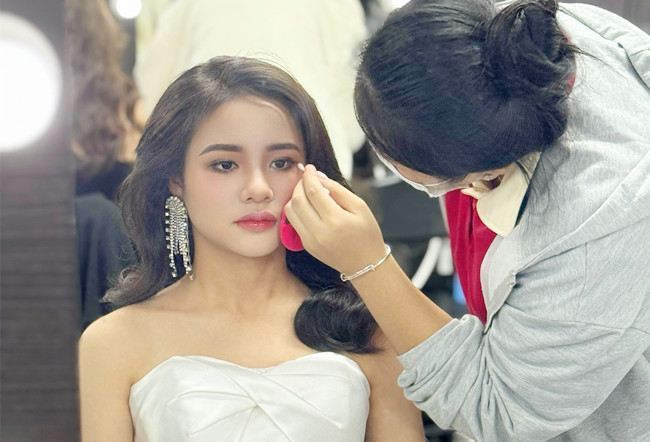 泰式新娘造型，南寧新娘跟妝培訓(xùn)作品