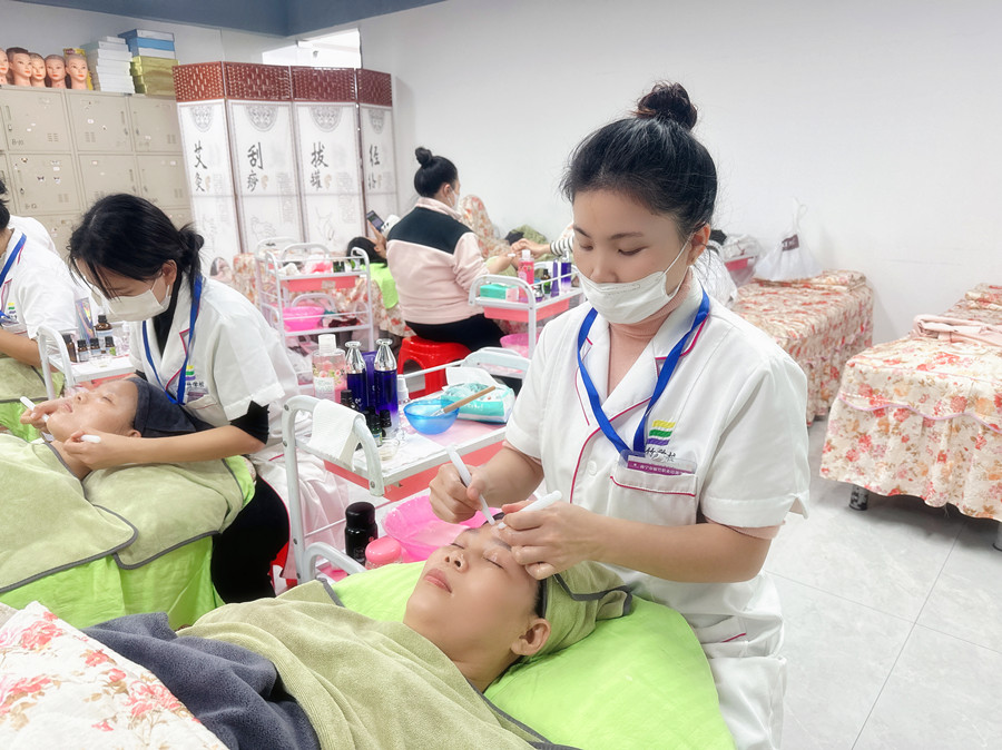 ?學(xué)美容心得體會：選擇麗竹，把握成功