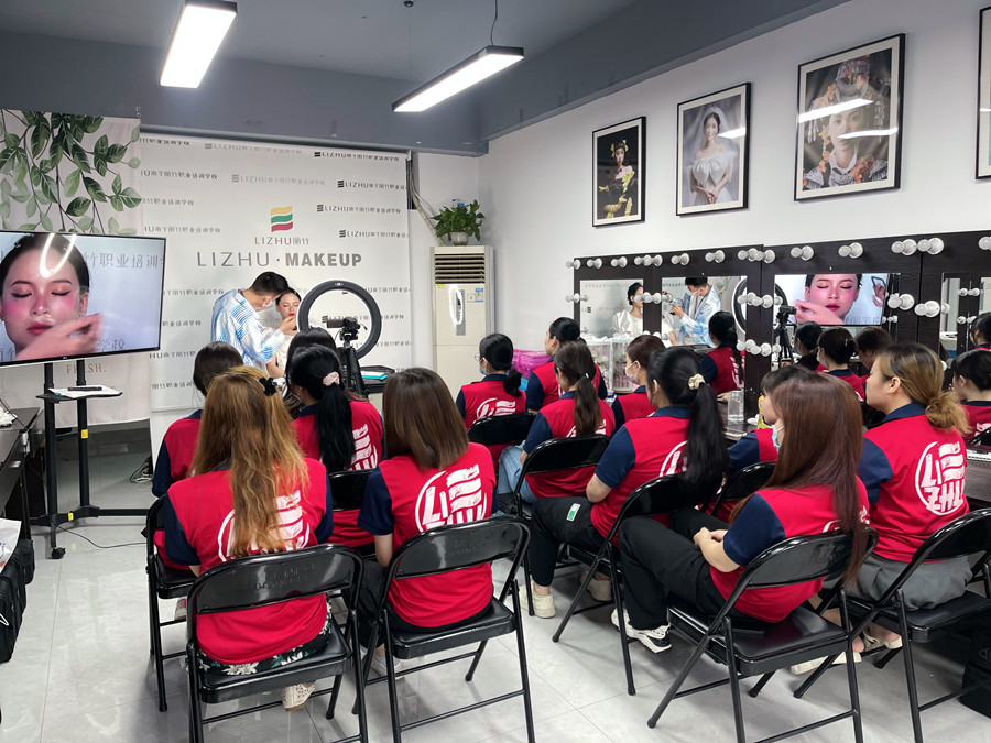 化妝如何省錢的方法，南寧化妝職業(yè)培訓