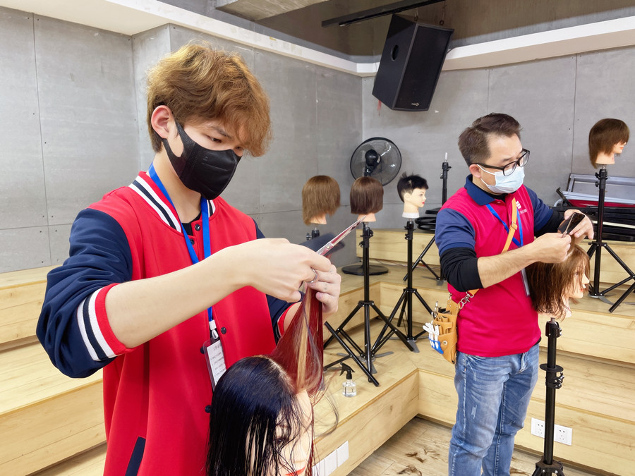 美發(fā)新手必懂的理發(fā)技巧，零基礎(chǔ)學(xué)理發(fā)教學(xué)