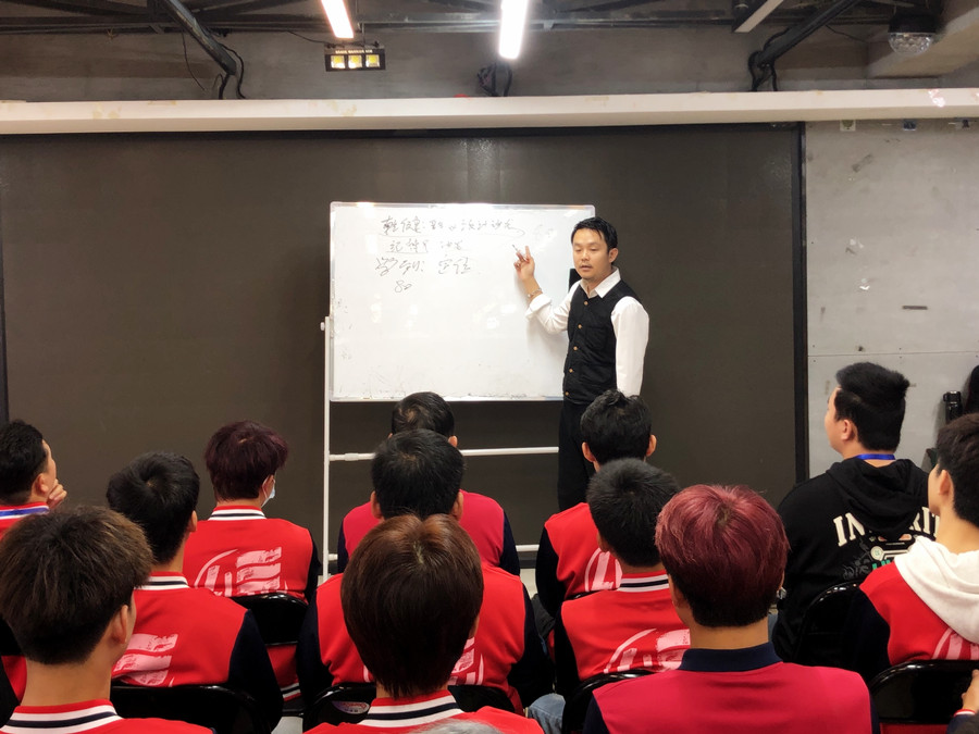 南寧美發(fā)職業(yè)學(xué)校就業(yè)宣講：乾健·形象設(shè)計(jì)沙龍專場