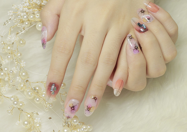 韓式花朵美甲，南寧美甲學習中心推薦