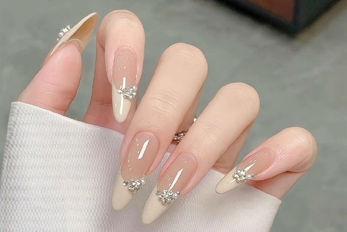 法式蝴蝶結(jié)美甲，廣西美甲款式