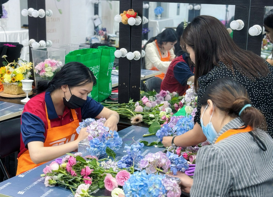 優(yōu)雅瀑布桌花布置，學(xué)花藝沒經(jīng)驗(yàn)