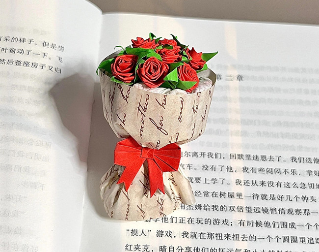 玫瑰花束折紙教程，廣西花藝培訓(xùn)學(xué)校推薦