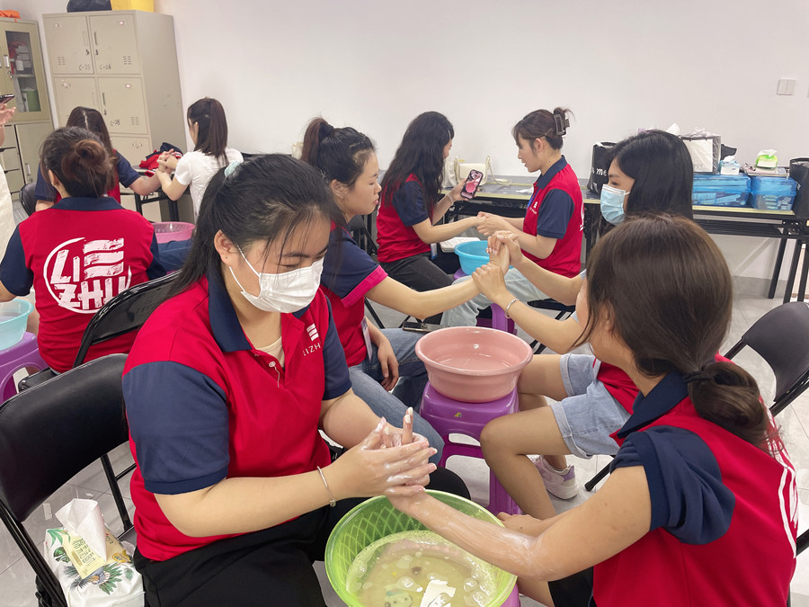 你的指甲為什么有豎線和白點？南寧學(xué)美甲基礎(chǔ)