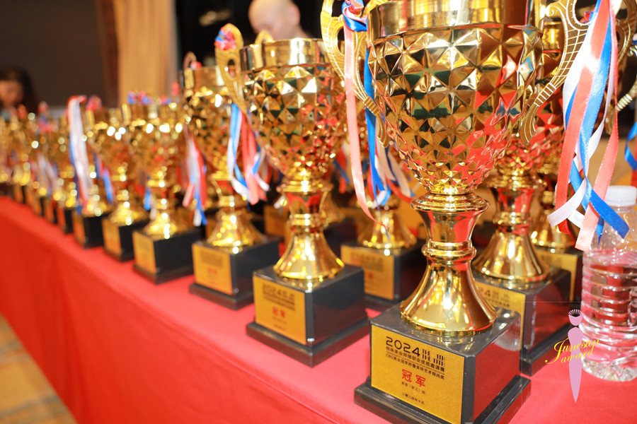 喜報！祝賀麗竹學(xué)校在桂林第三屆美業(yè)技能邀請賽榮耀加身