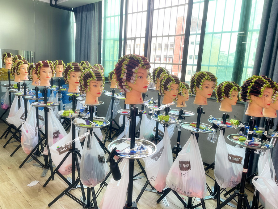 南寧燙染哪家好 | 南寧美發(fā)師培訓學校