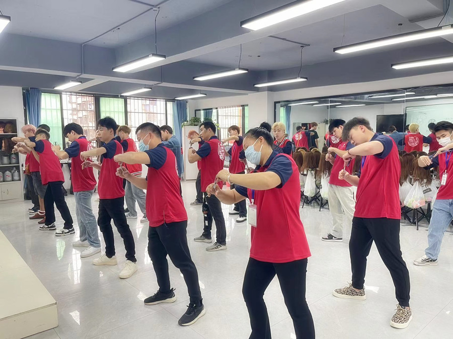 揭秘！南寧美發(fā)造型培訓學校上課流程