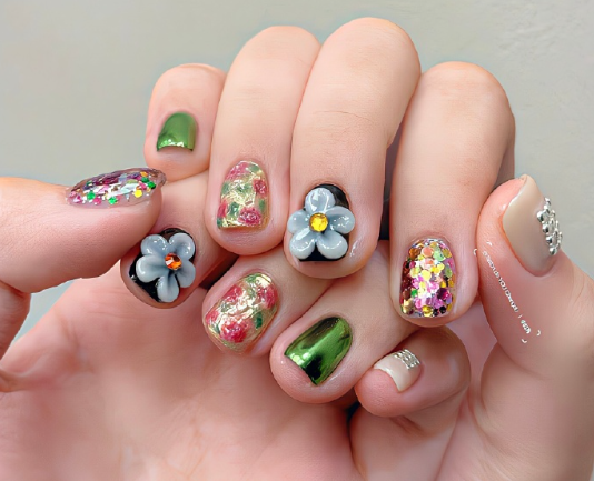 氛圍感美甲，廣西美甲藝術(shù)學校收集整理