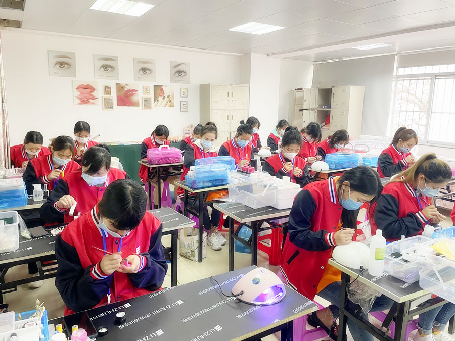 2025女生學(xué)什么專業(yè)就業(yè)前景好蕞容易就業(yè)？