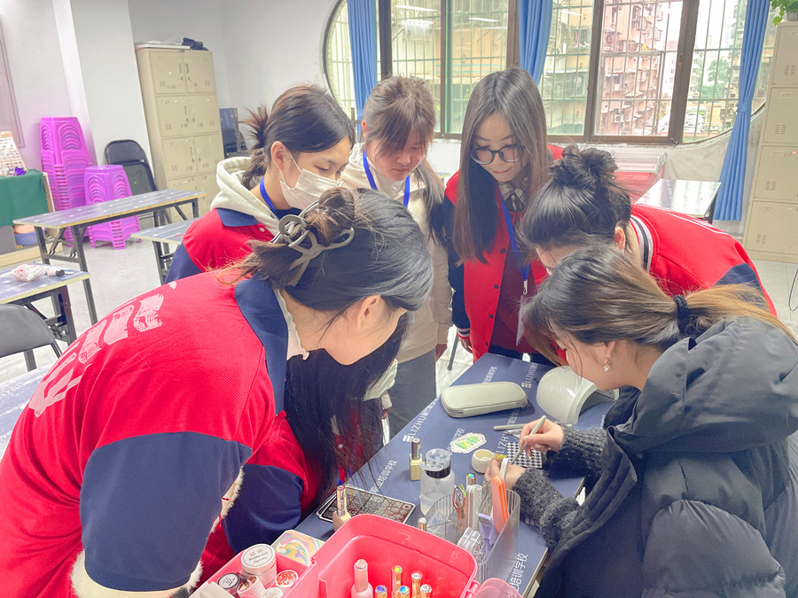 春日清新美甲，廣西美甲進(jìn)修提升作品解析