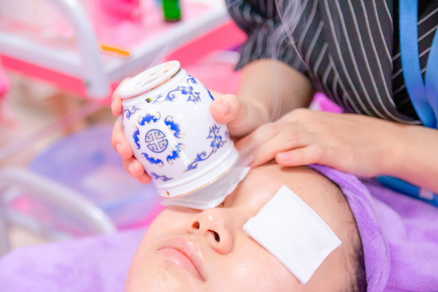 日常眼部護(hù)理貼士，南寧美容皮膚護(hù)膚學(xué)校收集